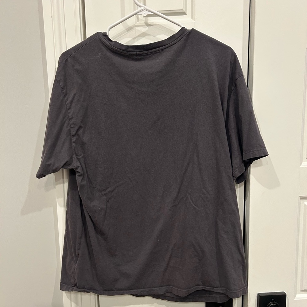 Daydreamer Queen Crest Boyfriend Tee Size Large in washed black - Picture 4 of 4